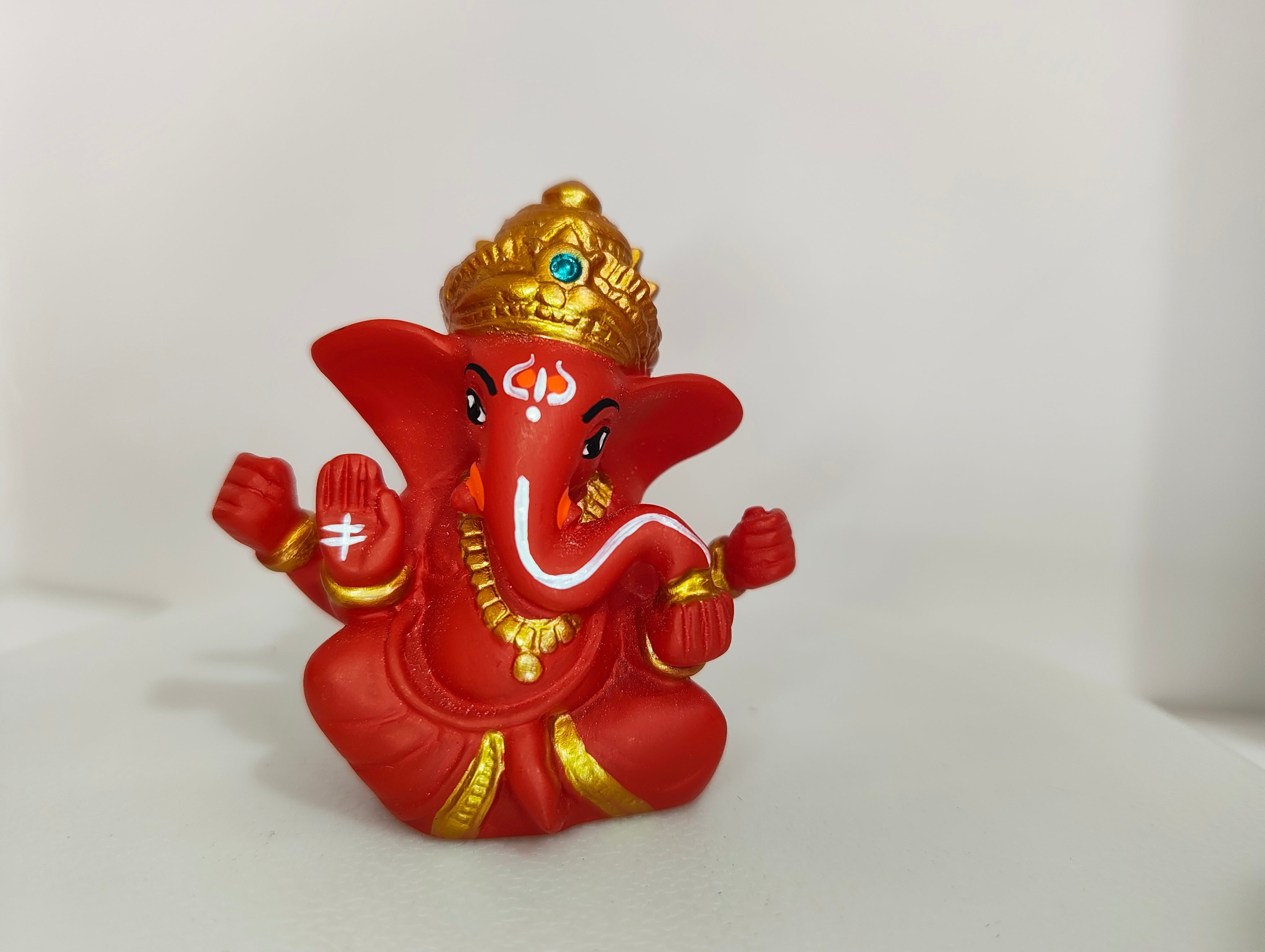 Small Red Ganesh with golden Mukut without asan
