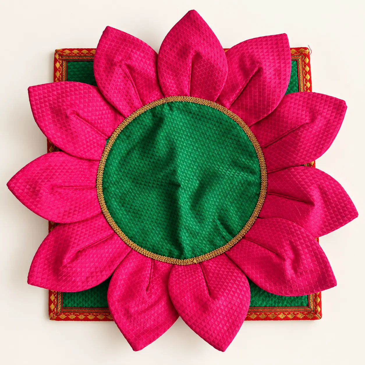 Kamal Asan – Lotus-Shaped Decorative Puja Aasan